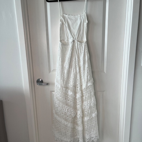 L’ATISTE by Amy White Lace Maxi Dress – Size S - Picture 9 of 12